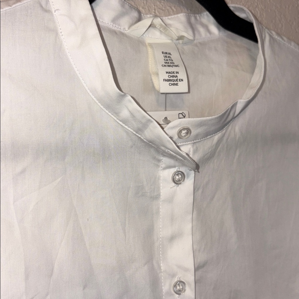 White Eyelet Sleeve Cotton Button-Up Top - Picture 4 of 8
